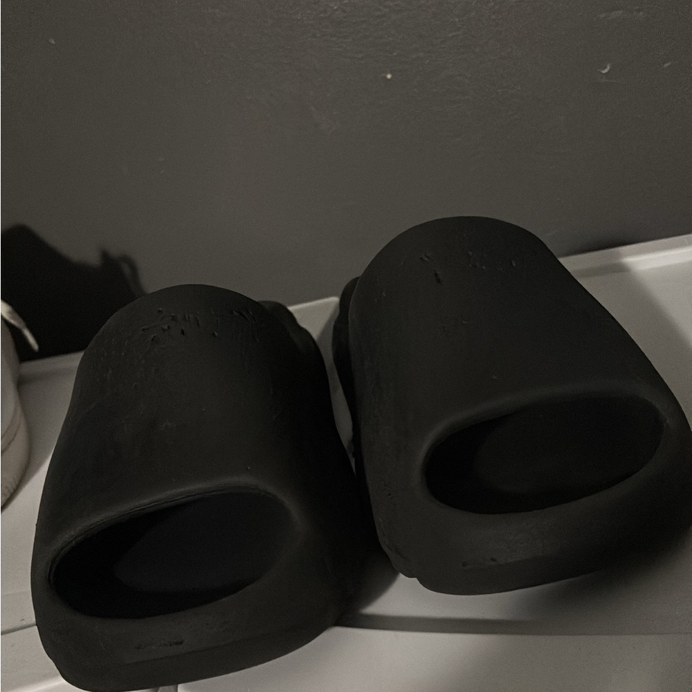 Yeezy Slides Dark Onyx Size 9 Used W/ No Box Authentic